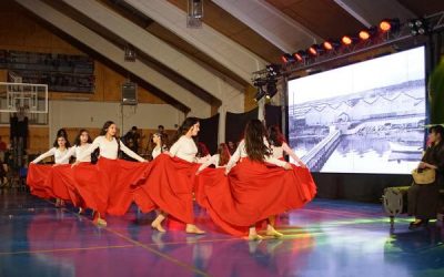 Estudiantes homenajearon a Puerto Natales en sus 112 años