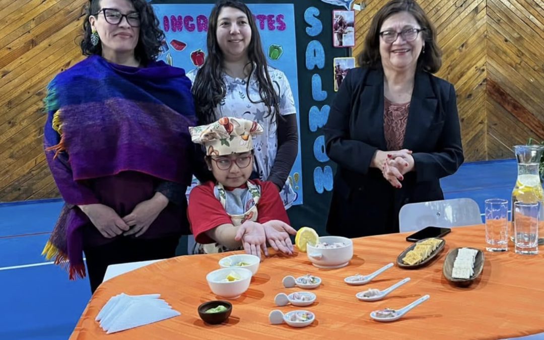 Estudiante de 3° Básico destaca en el IV Concurso de Cocina Inclusiva con un exquisito «Ceviche de Salmón»